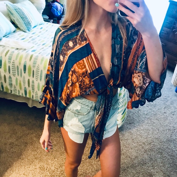SOLD ❌ Vici Boho tie top - Picture 2 of 4